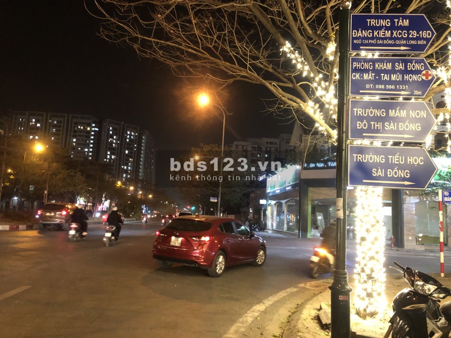 Bán nhà C4 58m2 Phúc Đồng, ngõ 3m, gần chợ, trường học, công viên bán lỗ chỉ hơn 40tr/m2
