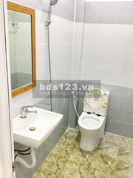 Nhà Phố 2 Lầu Hẻm Xe Hơi Huỳnh Tấn Phát, Phường Bình Thuận, Quận 7