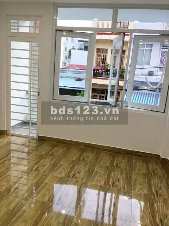 Nhà Phố 2 Lầu Hẻm Xe Hơi Huỳnh Tấn Phát, Phường Bình Thuận, Quận 7
