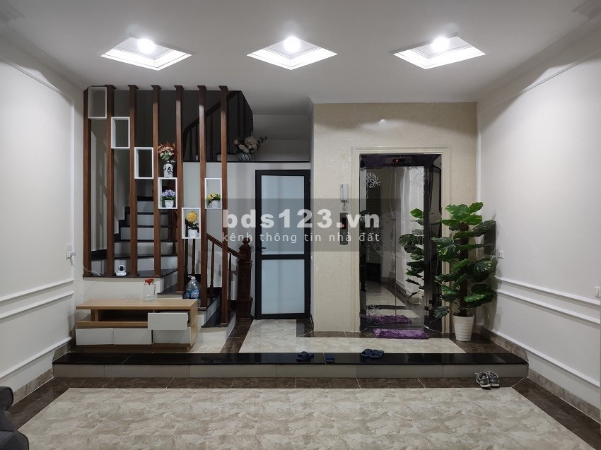 Bán nhà phố Nguyễn Chí Thanh. Ô tô, Kinh doanh, thang máy. 70m2 x 5T, nhỉnh 13 tỷ