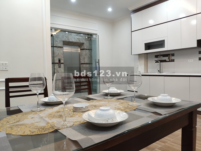 Bán nhà phố Nguyễn Chí Thanh. Ô tô, Kinh doanh, thang máy. 70m2 x 5T, nhỉnh 13 tỷ