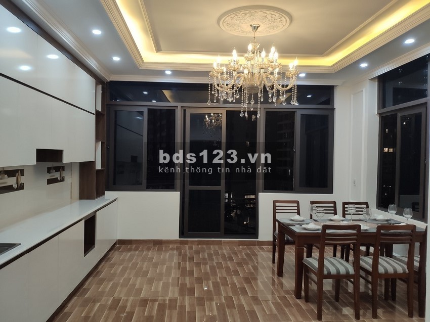 Bán nhà phố Nguyễn Chí Thanh. Ô tô, Kinh doanh, thang máy. 70m2 x 5T, nhỉnh 13 tỷ