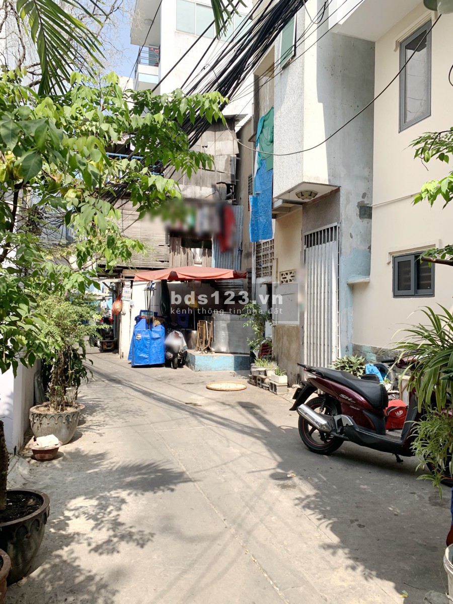 Nhà nở hậu/1lầu, hẻm đường Hồ Hảo Hớn P.Cô Giang Q1