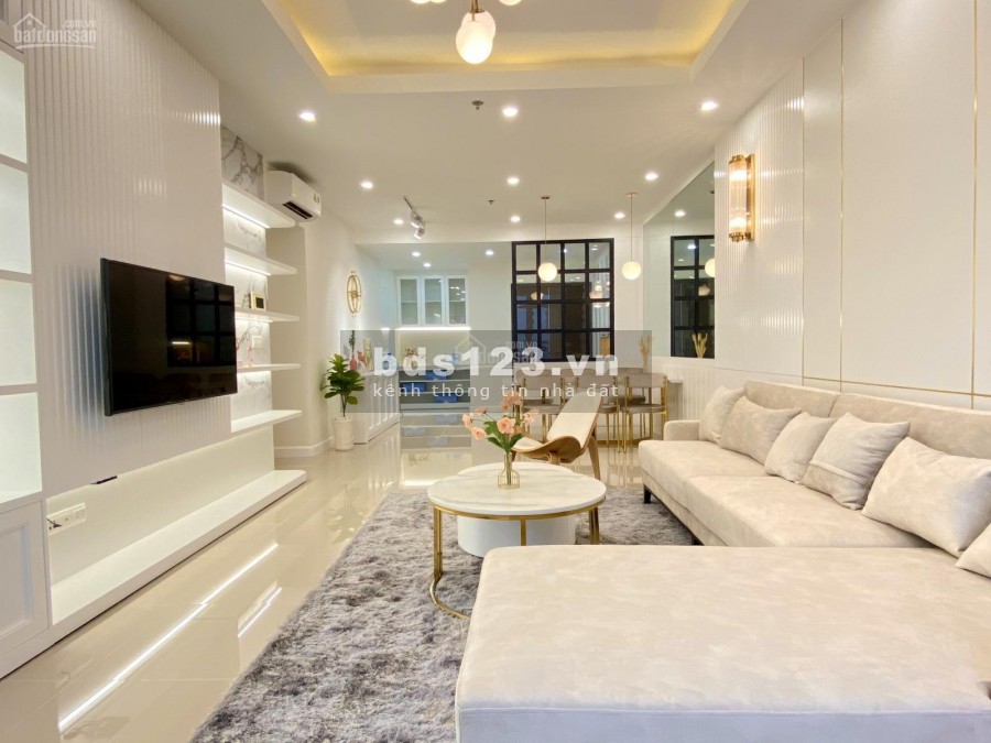Cho thuê căn hộ tầng cao, chính chủ rộng 152m2, 3 PN, có sẵn đầy đủ tiện nghi, nội thất, cc Prince Residence, giá 40 triệu/tháng