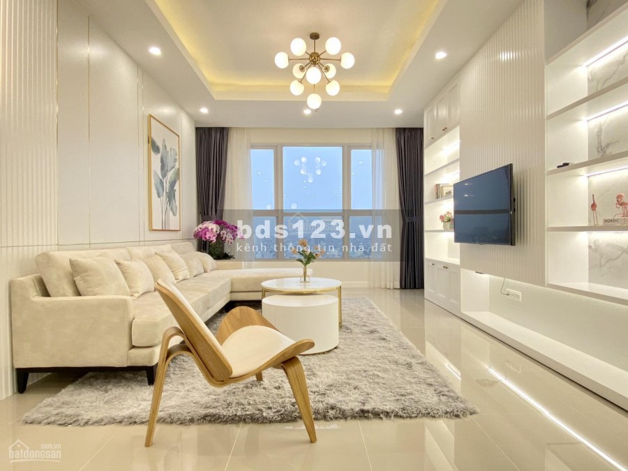 Cho thuê căn hộ tầng cao, chính chủ rộng 152m2, 3 PN, có sẵn đầy đủ tiện nghi, nội thất, cc Prince Residence, giá 40 triệu/tháng