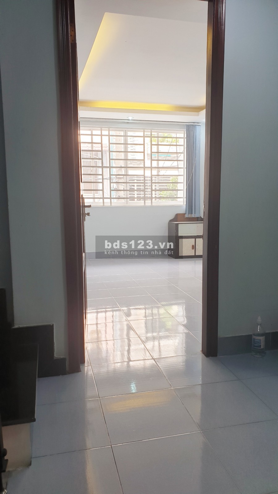 Cho thuê gấp nhà hẻm 16/ Nguyễn Thiện Thuật Quận 3. Nhà 1 trệt 3 lầu ST, tiện làm văn phòng, kinh doanh