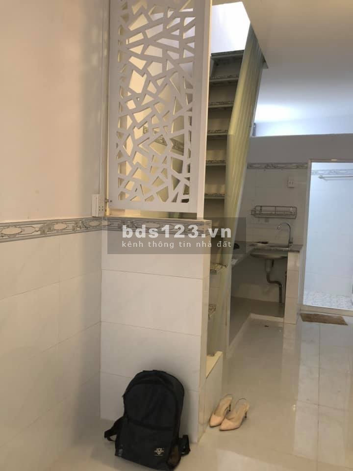 Chỉ 2,1 tỷ Nhà 3 tầng Đường Nguyễn Thông Quận 3 cho thuê 6 triệu/tháng