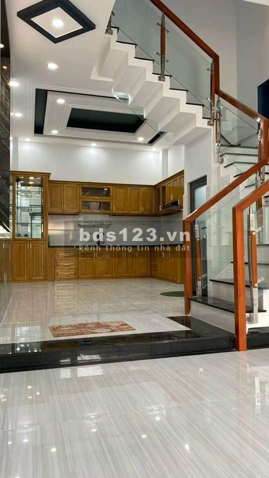 Bán Nhà HXH, Nở Hậu, 48m2, 4 Lầu, 4PN, Tân Bình P3, giá 5 Tỷ, TL