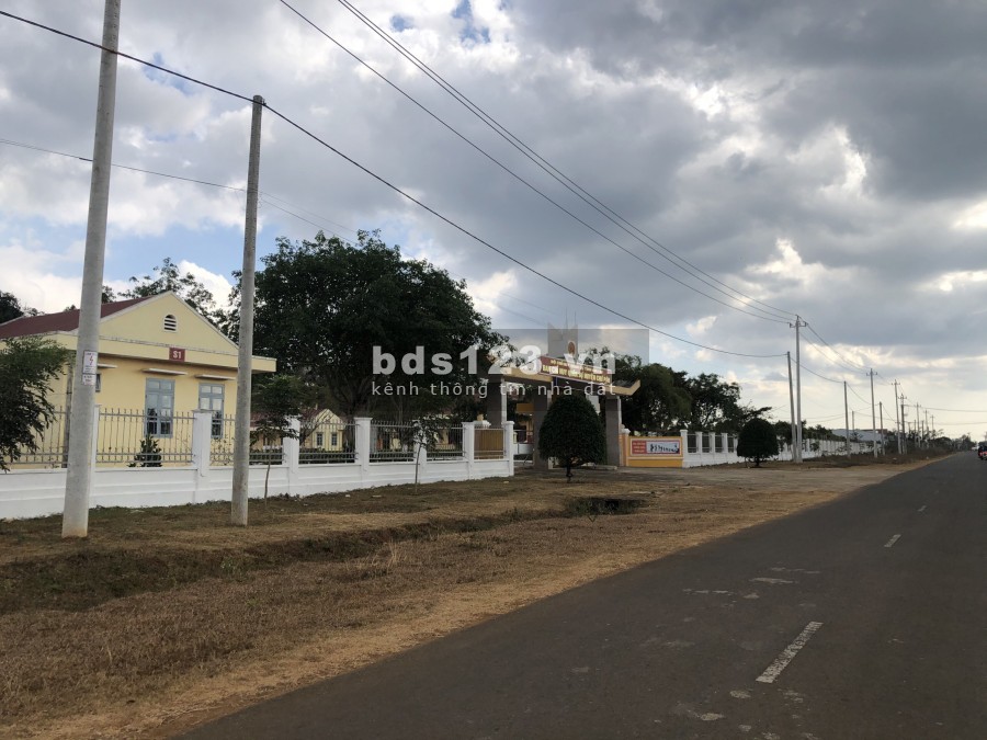 Bán đất ở đô thị kề cạnh sân bay Pleiku, Gia Lai. 499 Triệu/200m2 đường rộng 32m