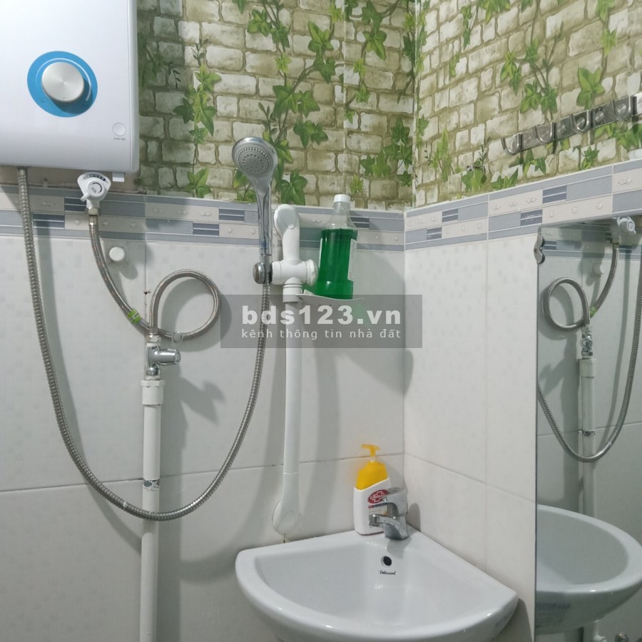 Cho thuê gấp nhà 1 trệt 1 lầu 20m2 mặt tiền Nguyễn Sơn Hà, Phường 5, Quận 3, giá 10 triệu/tháng