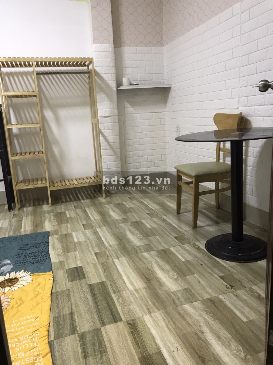 Phòng tầng trệt 22m2 giờ tự do, có máy lạnh 1-3ng ở