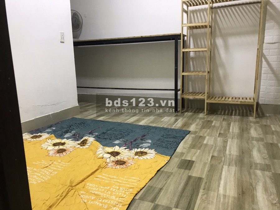 Phòng tầng trệt 22m2 giờ tự do, có máy lạnh 1-3ng ở