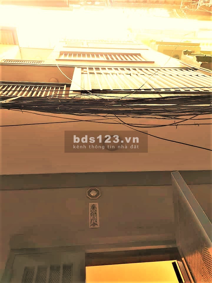 Chỉ 2 tỷ có nhà Tân Mai 130m2, xe tải tránh, ngõ thông