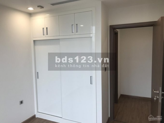 Cần bán căn 2 ngủ 70m bao phí, full NT tại Green Bay, Giá 2.9 tỷ, LH: 0352781220