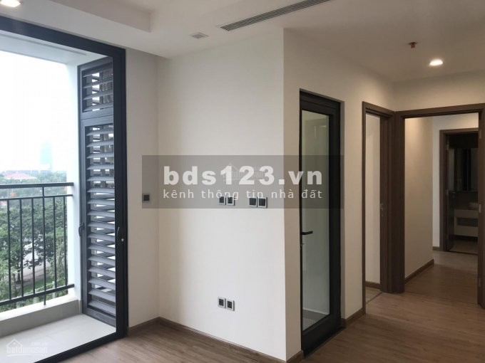 Cần bán căn 2 ngủ 70m bao phí, full NT tại Green Bay, Giá 2.9 tỷ, LH: 0352781220