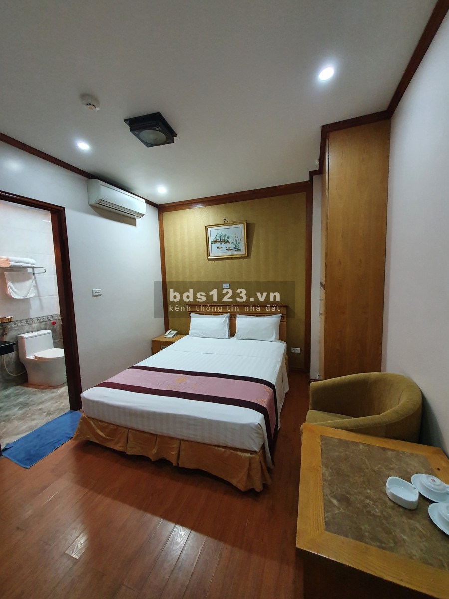 Bán khách sạn Phố Thọ Tháp - Cầu Giấy, 137m2, 9T, 30 phòng, 67 tỷ.