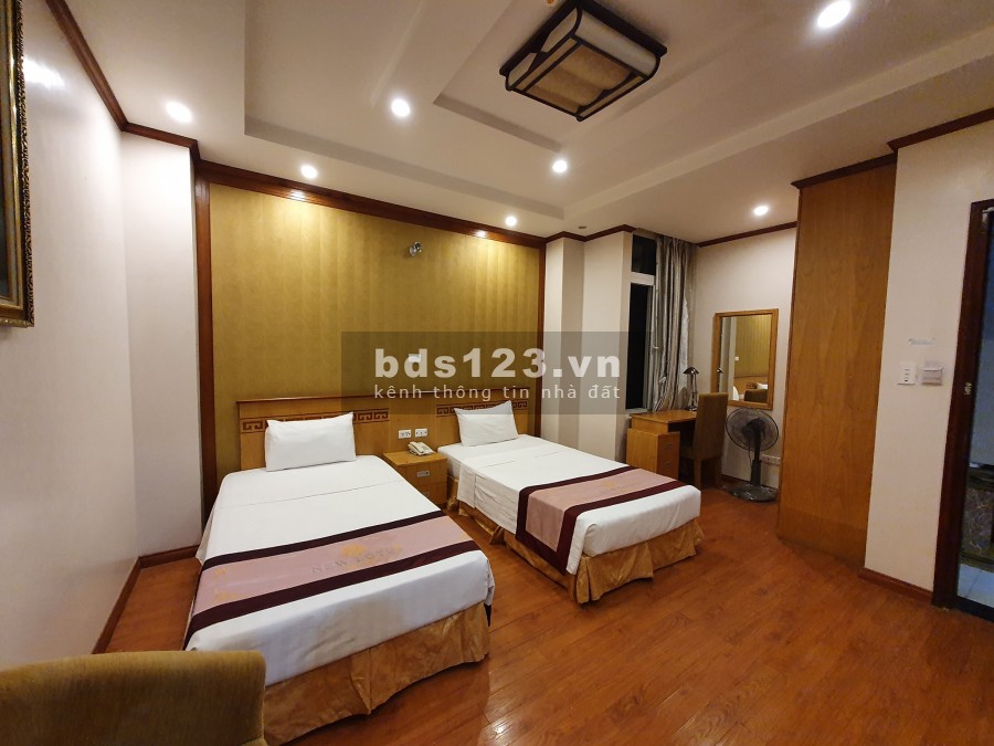 Bán khách sạn Phố Thọ Tháp - Cầu Giấy, 137m2, 9T, 30 phòng, 67 tỷ.