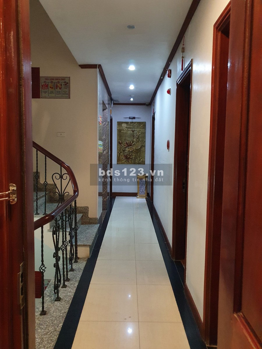 Bán khách sạn Phố Thọ Tháp - Cầu Giấy, 137m2, 9T, 30 phòng, 67 tỷ.