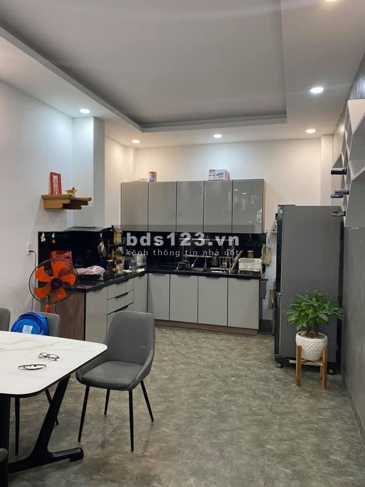 Siêu phẩm Quận 4 Một đời chủ Gần mặt tiền 3 tầng kiên cố tặng hết nội thất