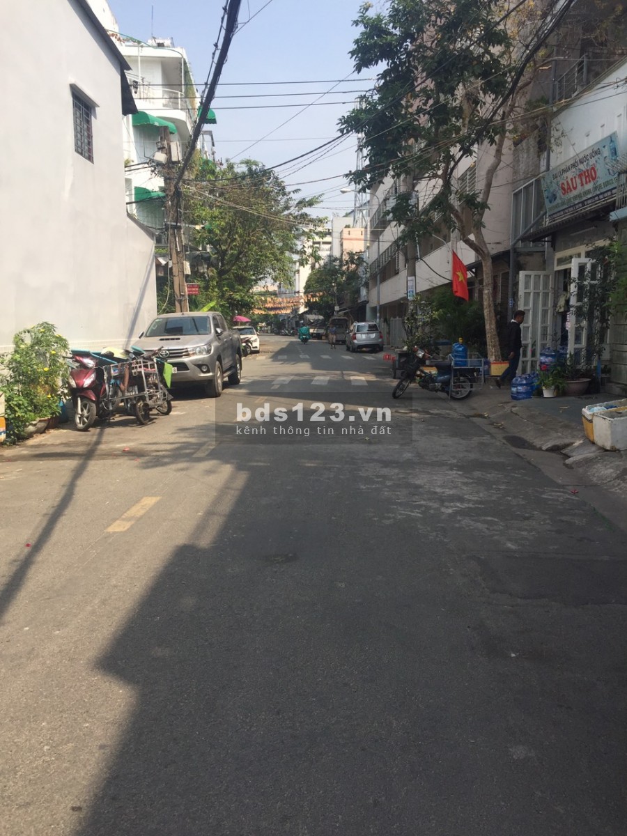 Nhà MT đường Phan Văn Năm, Tân Phú, 31 m2, 3 tầng chỉ 3 tỷ 9