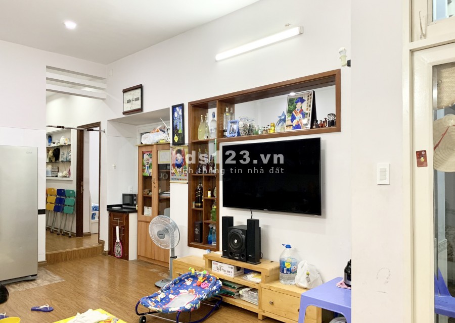 Bán nhà Phường 5 Gò Vấp giá chỉ 70tr/m2 có nhà đẹp 2 tầng DT (8,2x14). HXH.