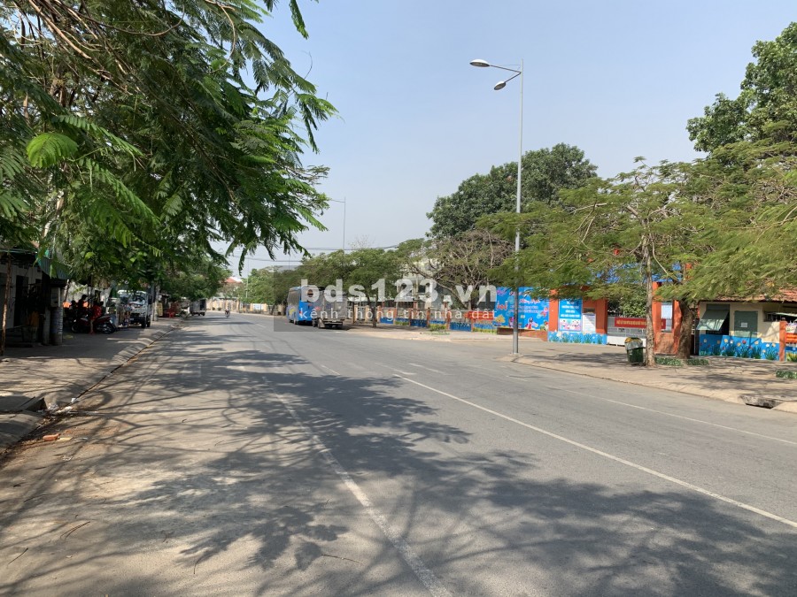 Đất đẹp kinh doanh MT Nguyễn Du, Bình Hòa 165m2. gần cầu Ông bố