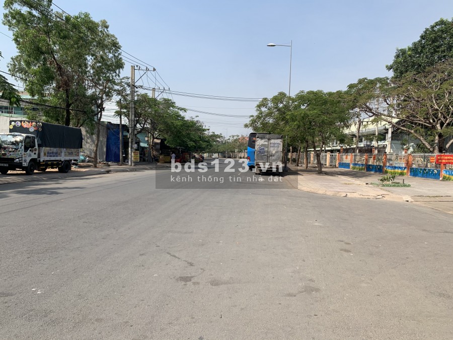 Đất đẹp kinh doanh MT Nguyễn Du, Bình Hòa 165m2. gần cầu Ông bố