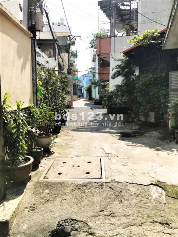 Nhà nguyên căn 1 trệt 1 lầu, 2 PN 2 WC, DT 5x9.3m, hẻm nội bộ Phan Đăng Lưu, P. 5, Phú Nhuận. 10 triệu