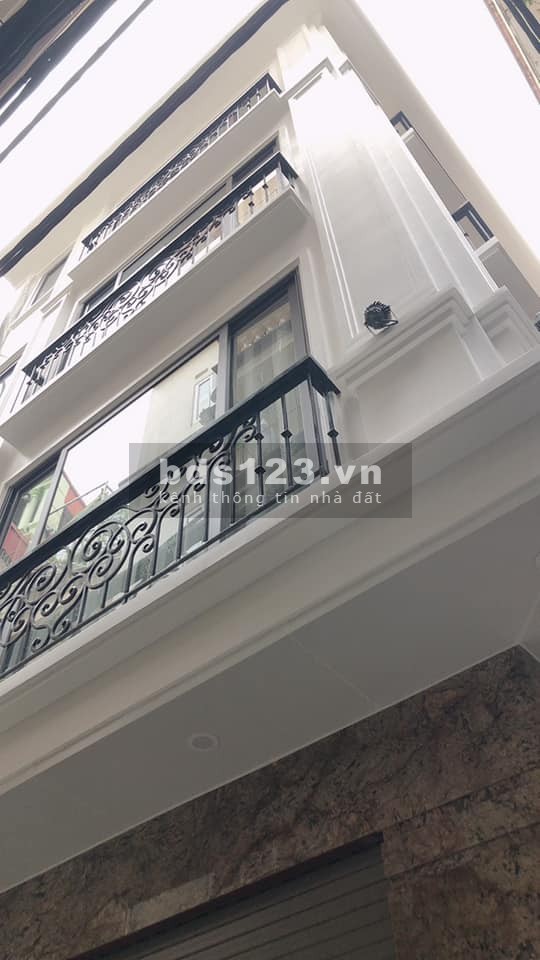 Nhà Đẹp ĐÊ LA THÀNH - ĐỐNG ĐA 37m chỉ 4tỷ
