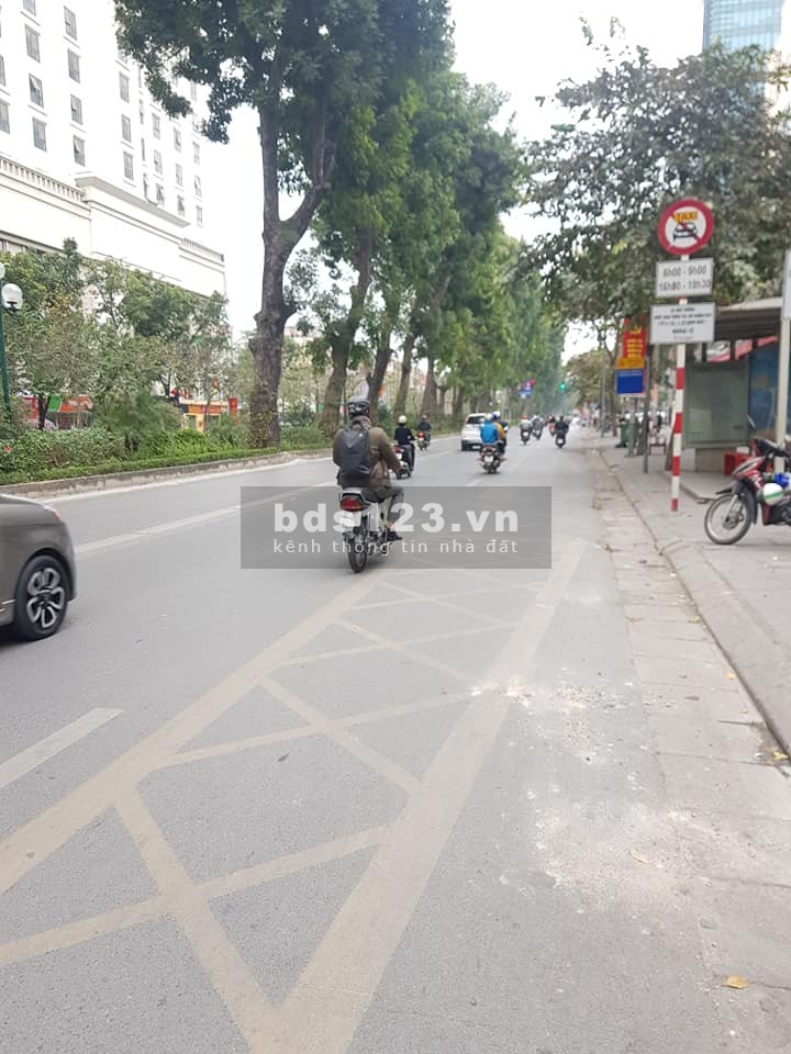 BÁN NHÀ 5 TẦNG ĐẸP, HIẾM GIẢNG VÕ, ĐỐNG ĐA, GẦN PHỐ, TRUNG TÂM VĂN HÓA THỦ ĐÔ, AN SINH TUYỆT VỜI.