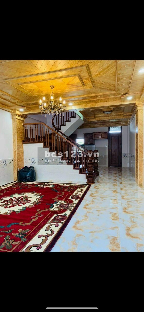 Cần bán nhà Đà lạt gần chợ gần trường nội thất sang trọng thận lợi cho gia chủ định cư lâu dài Nhà ở gần trung tâm cách 100m