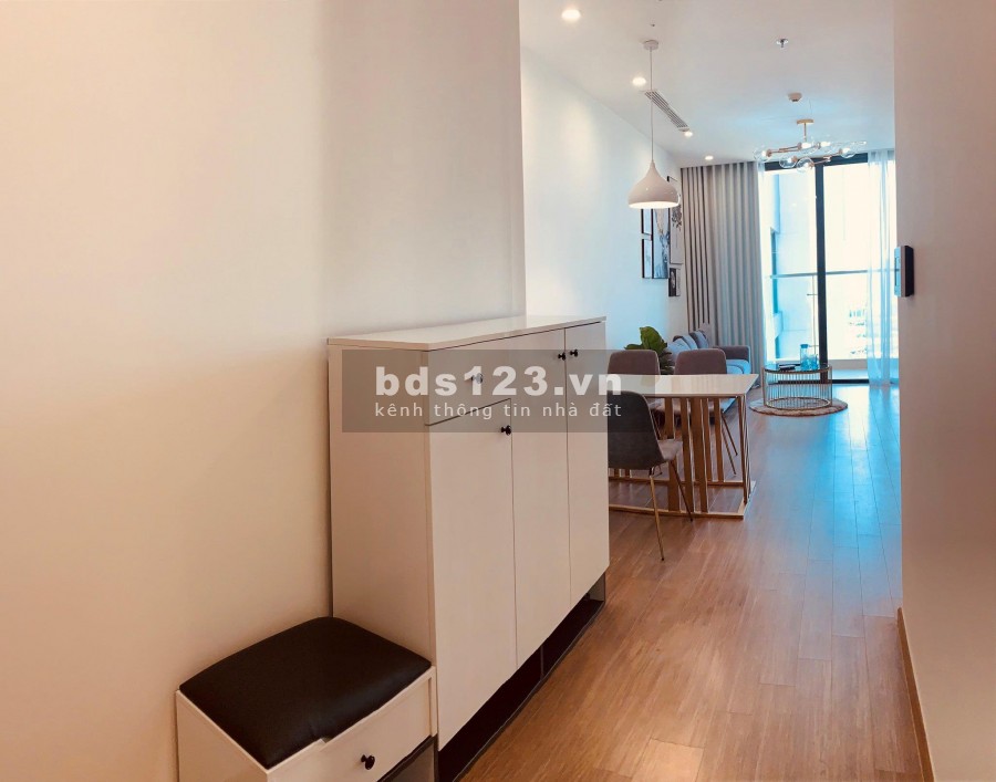 Cho thuê chung cư Time Tower Lê Văn Lương 3 ngủ full 11.5 triệu. Lh 0377983070