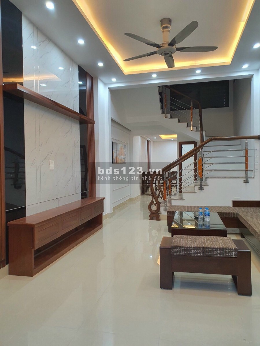 Bán nhà phố Lê Viết Quang, Ph. Ngọc Châu, 56.9m2, mt 4m, 3 tầng, 2 tỷ 150