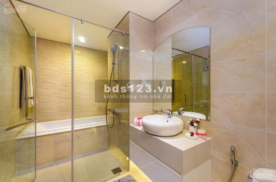 Trống căn hộ tầng cao, view hồ bơi tịa cc Masteri Quận 4 cần cho thuê giá 25 triệu/tháng, 3 PN, dtsd 100m2