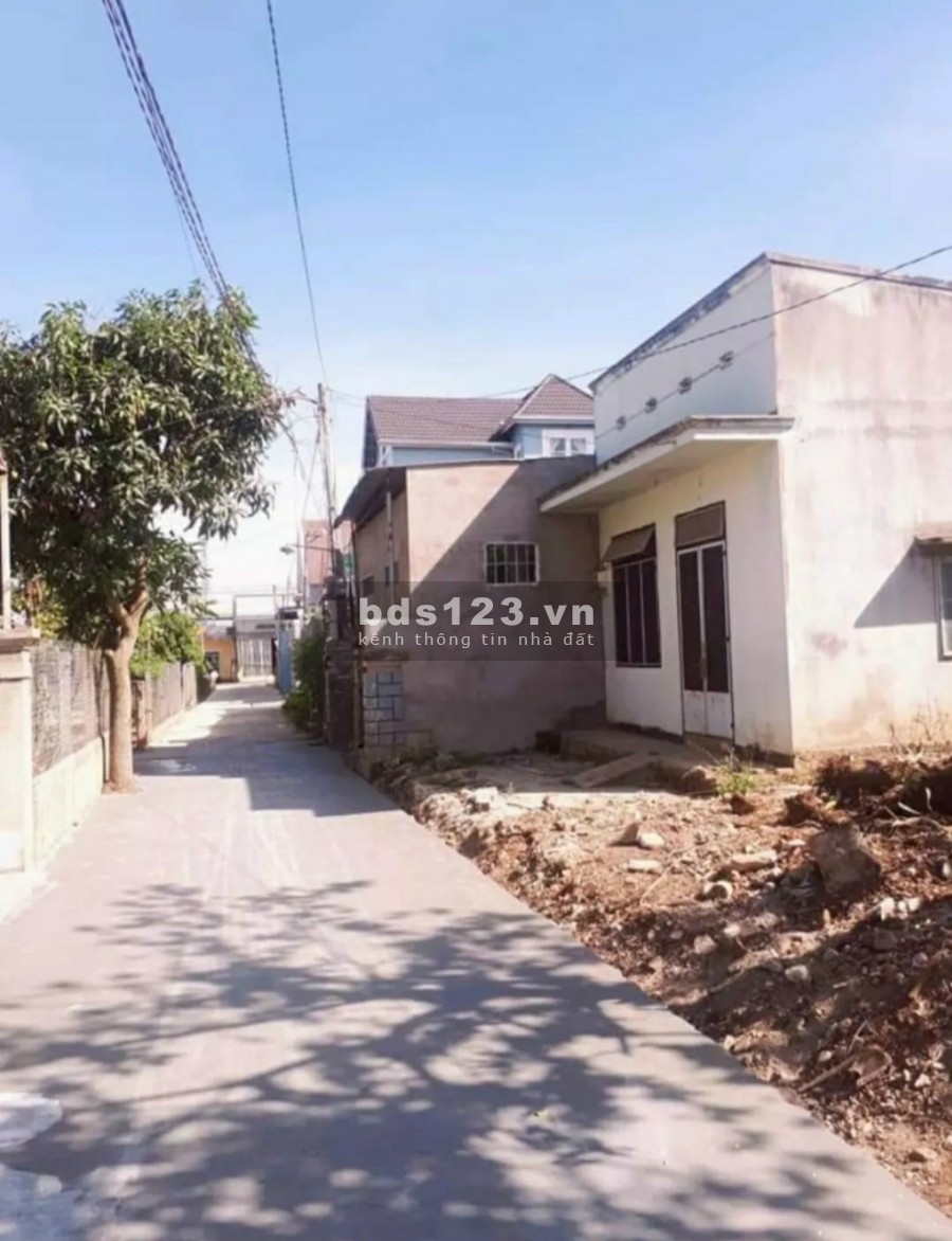 Cần bán Nhà Đà Lạt nằm ở Đúc Trọng có sổ riêng xây dựng đừng rộng rãi thaoir mái dông dân cư thích hợp cho việc định cư lâu dài