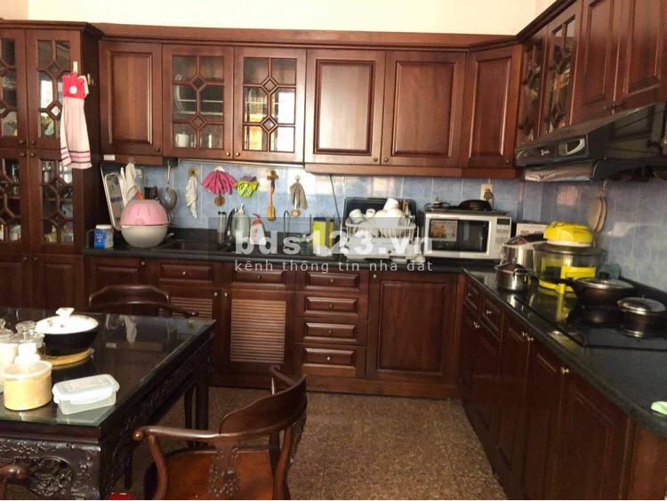 Bán nhà đẹp 2 mặt tiền, hẻm xe tải Đường Nguyễn Giản Thanh, Quận 10, 68m2, giá chỉ 14.5 tỷ.