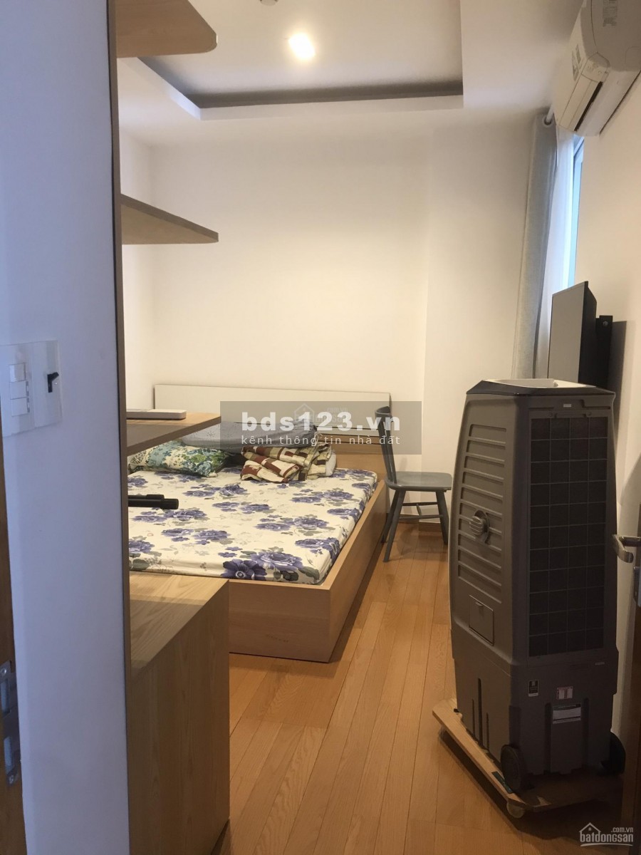 Có căn hộ 74m2, 2 PN, có sẵn nội thất, cc Sky Center, chính chủ cho thuê giá 16 triệu/tháng