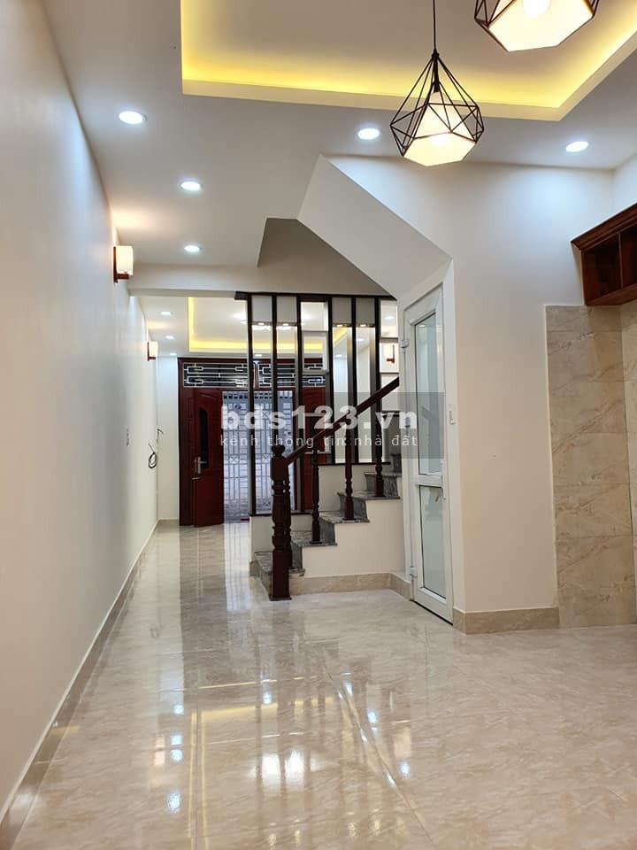 Bán nhà đẹp ở luôn 4 tầng x 52m2 tầng ngõ 1002 Láng giá 4,8 tỷ. LH 0912442669