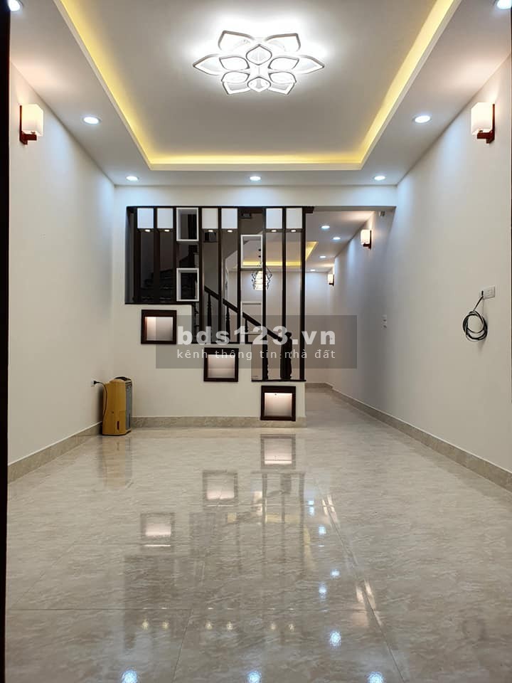 Bán nhà đẹp ở luôn 4 tầng x 52m2 tầng ngõ 1002 Láng giá 4,8 tỷ. LH 0912442669