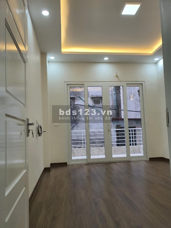 Bán nhà đẹp ở luôn 4 tầng x 52m2 tầng ngõ 1002 Láng giá 4,8 tỷ. LH 0912442669