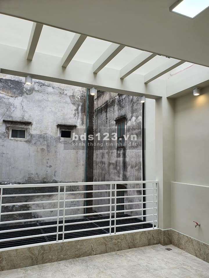 Bán nhà đẹp ở luôn 4 tầng x 52m2 tầng ngõ 1002 Láng giá 4,8 tỷ. LH 0912442669