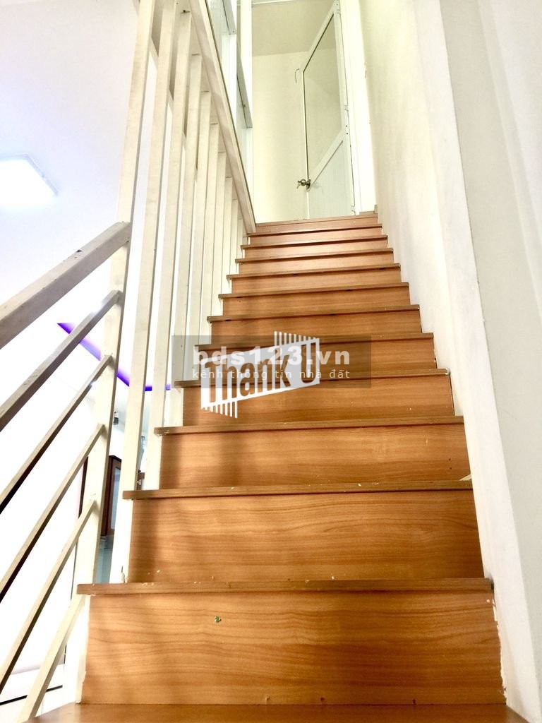 Cho thuê nhà 1 trệt 1 lầu 2 PN DT 3.2x10m, nội thất đầy đủ, đường Nguyễn Văn Trỗi, P. 5, Phú Nhuận