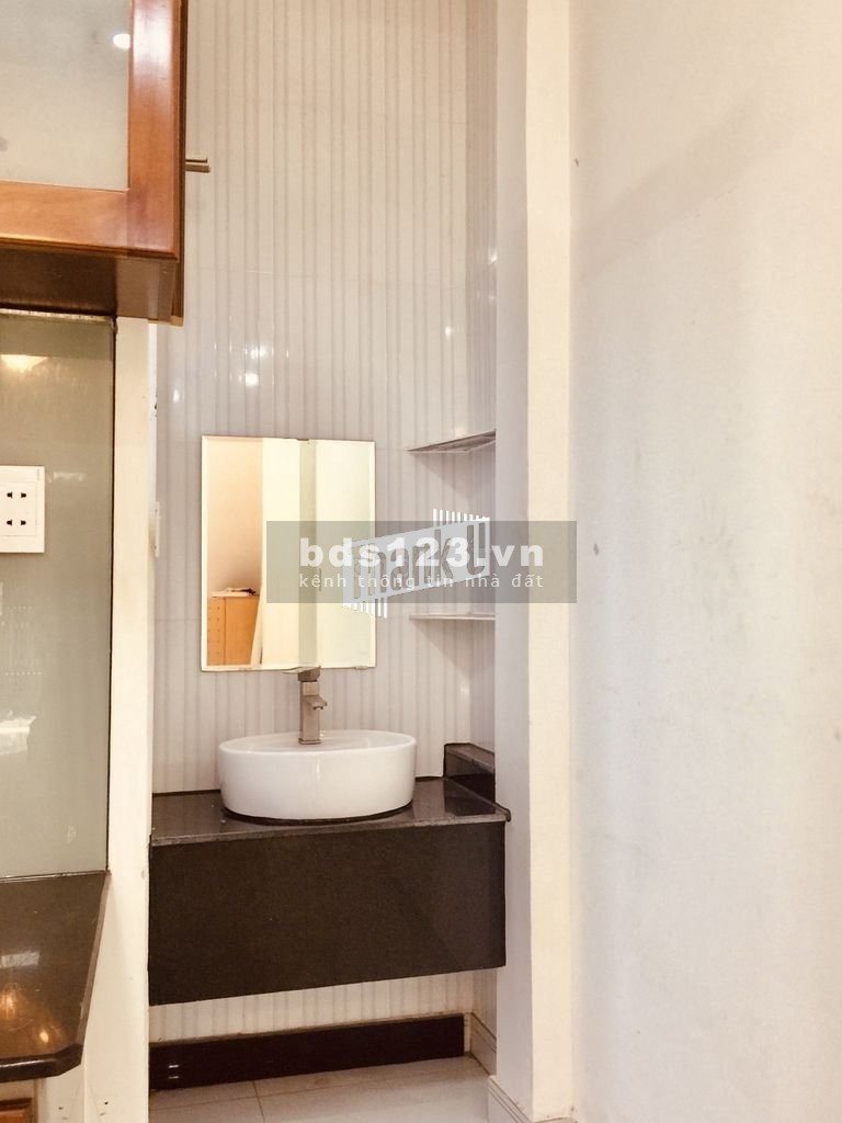Cho thuê nhà 1 trệt 1 lầu 2 PN DT 3.2x10m, nội thất đầy đủ, đường Nguyễn Văn Trỗi, P. 5, Phú Nhuận