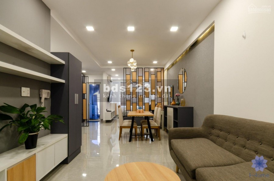 Căn hộ chính chủ rộng 53m2, 2 PN, có nội thất, cc The Botanica, giá 13 triệu/tháng, LHCC