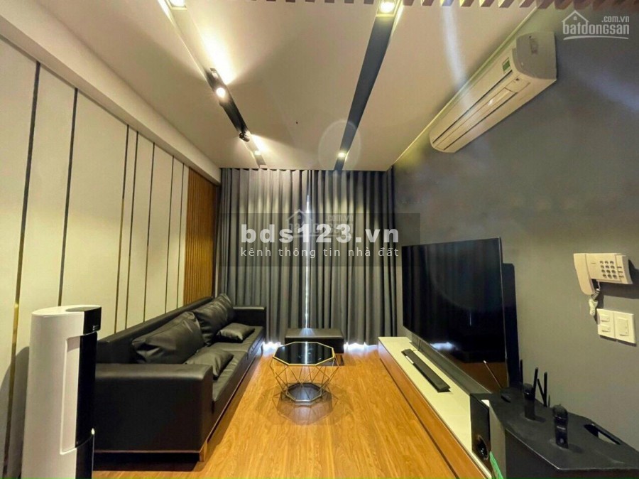 Chính chủ cần cho thuê căn hộ 73m2, 2 PN, kiến trúc đẹp, view thoáng, The Botanica, giá 16 triệu/tháng
