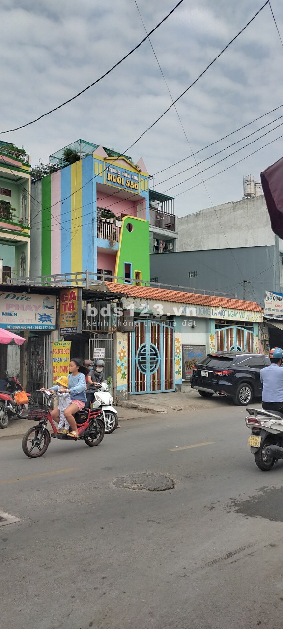 Bán Nhà Hẻm 184 Phạm Văn Hai Tân Bình Giá Rẻ, 30m2, 3 Lầu, 3 Phòng Ngủ.