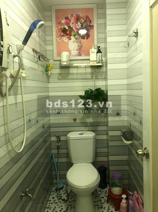 Bán Nhà Gần Chợ Phạm Văn Hai Tân Bình Giá Rẻ, 30m2, 4Lầu, 3 Phòng Ngủ.