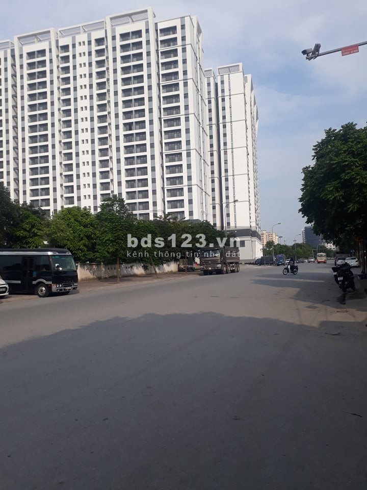 Mặt Phố, Siêu Mặt Tiền Khu Ngô Gia Tự Long Biên 130m2 MTx8.5m