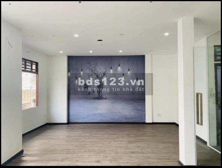 Bán nhà đẹp mặt tiền Đường Nguyễn Thái Học, Quận 1, 71m2, giá 22 tỷ.
