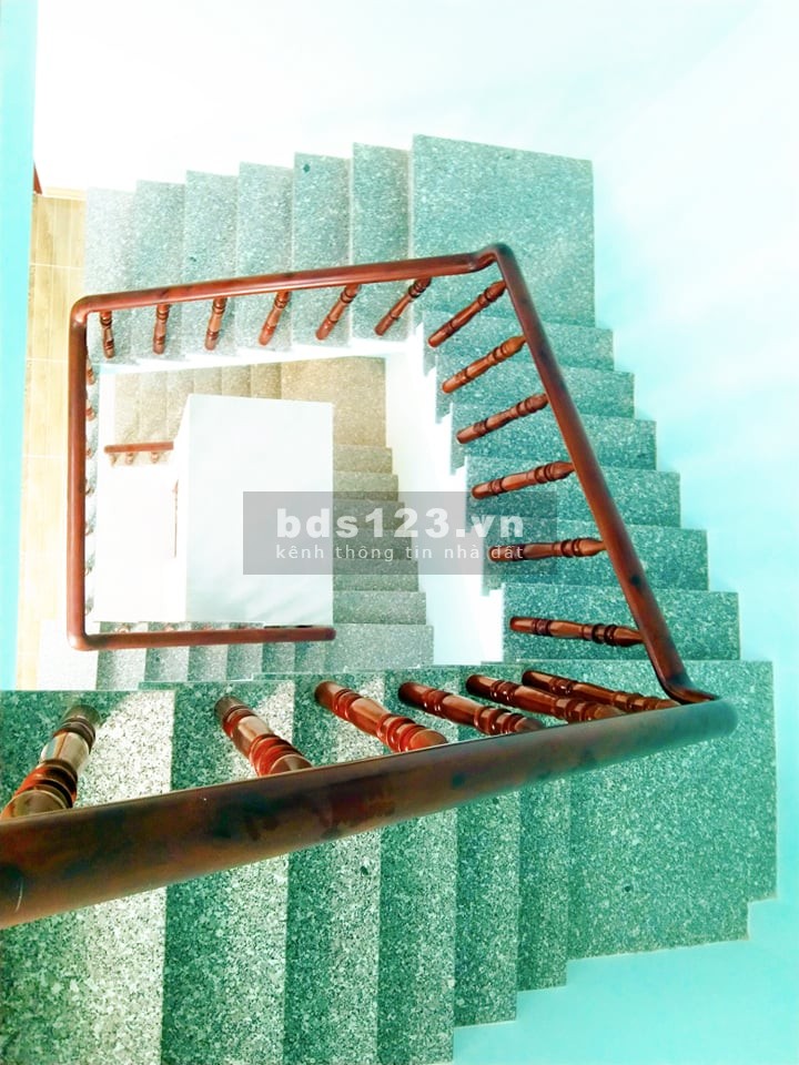 Cần bán nhà gần Đường Hương Lộ 2 Bình Tân 63m2, 3 tầng lầu, giá chỉ 3.99 Tỉ